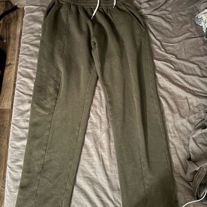 Strawberry Brand Pleated Olive Sweatpants